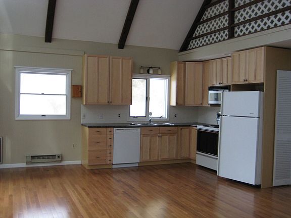 Open Kitchen/Dining Area