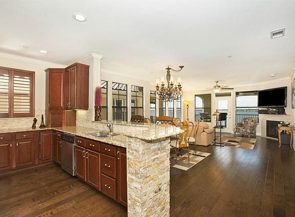 3rd image of 2208 Portofino Dr
