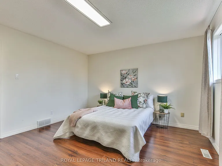 952 Thistledown Way — Photo 23
