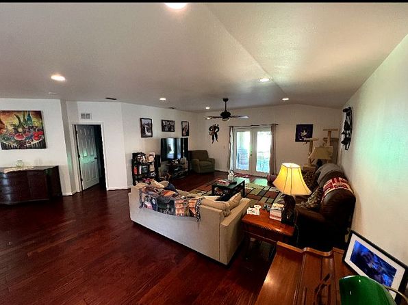 564 Dryden Cir