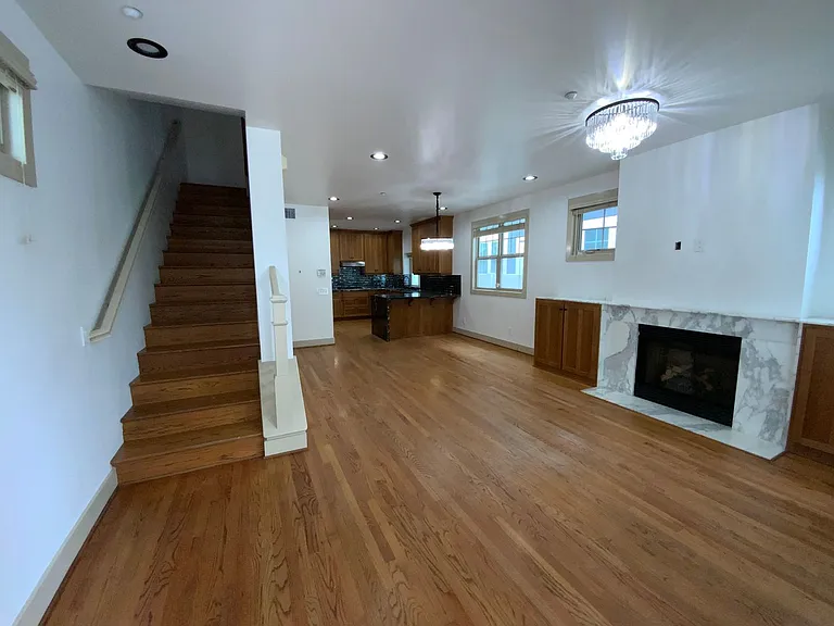 445 E Ave — Photo 7