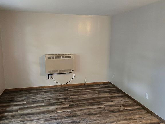 3rd image of 205 8th St SW #C1