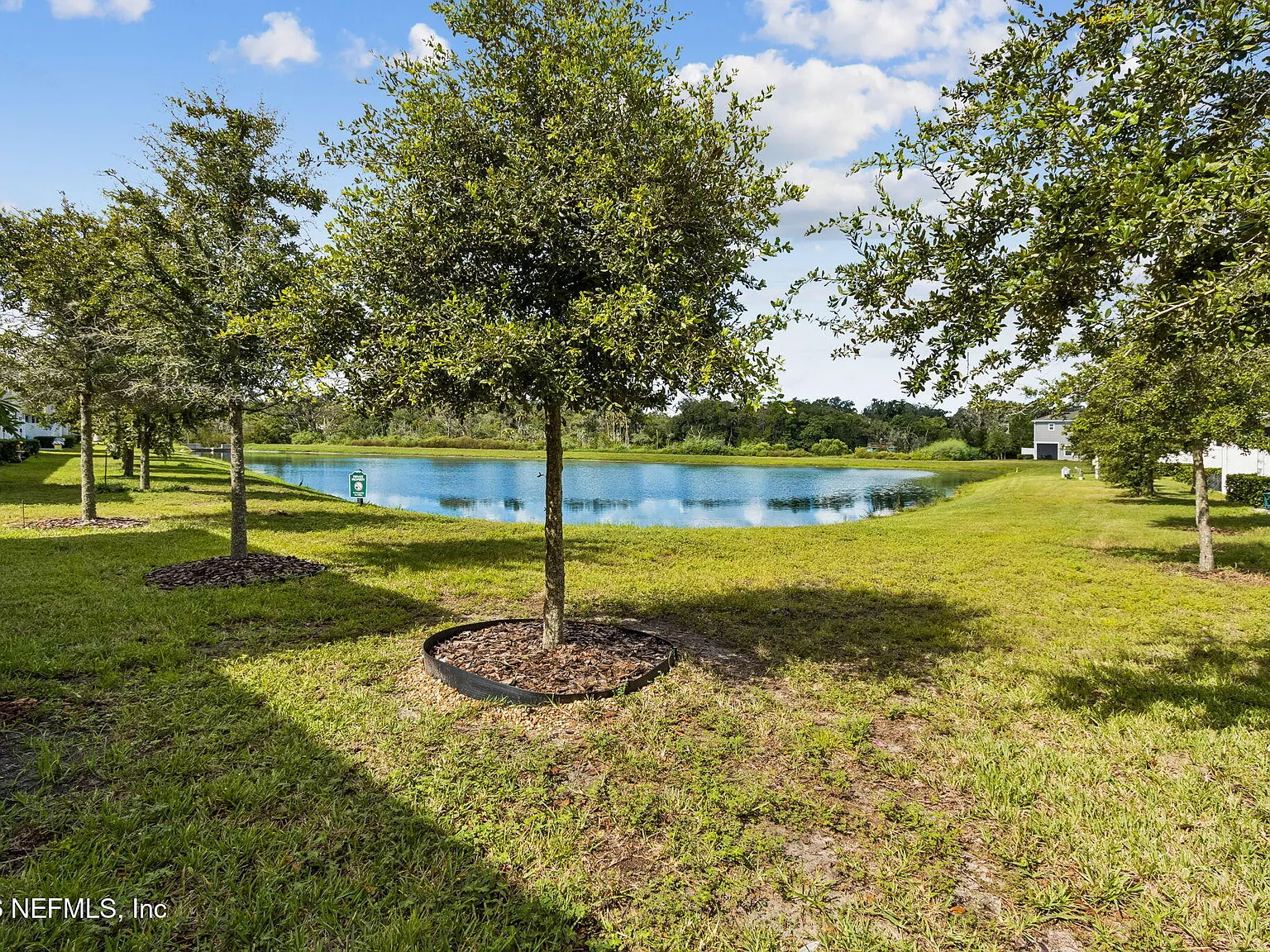 3 bed, 2.5 bath, 1660 sqft, $2,200 — Photo 4
