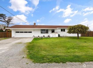 2043 SW Dillard Lane, Oak Harbor, WA 98277