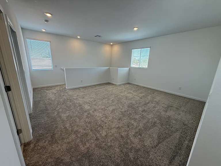 4185 Paragon Crest Ct — Photo 32