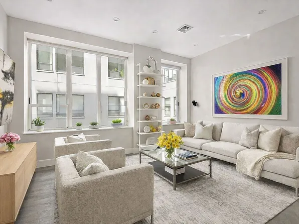 416 52nd St #205, New York, NY 10019