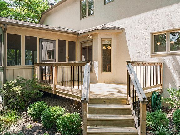 2nd image of 6730 Kensington Way