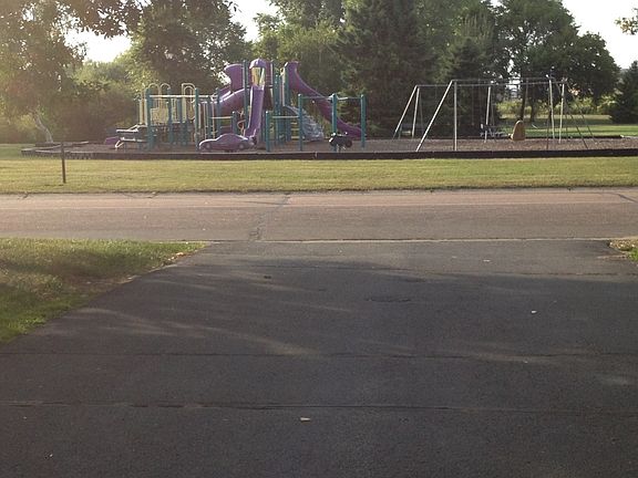 3rd image of 10021 Austin St NE