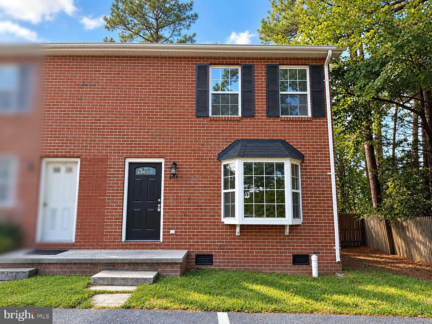 3 bed, 1.5 bath, 1200 sqft, $1,750 — Photo 1