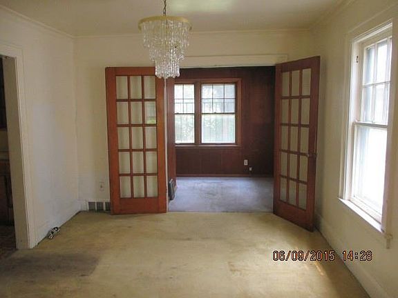 3rd image of 2806 Bryn Mawr Dr