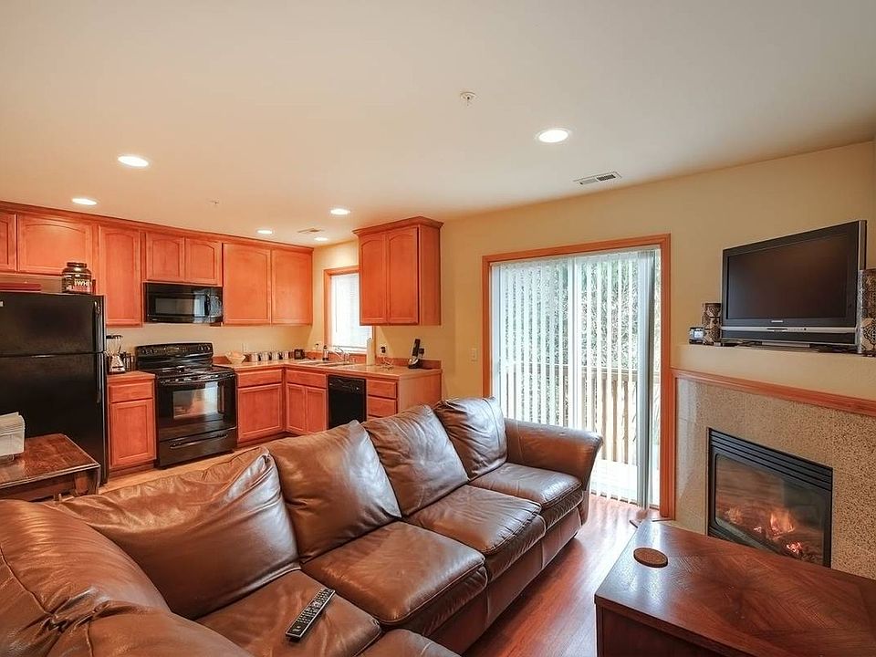 1st image of 15210 Elm St E #15213-07