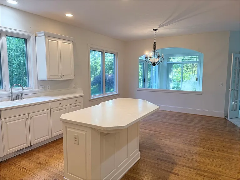 11 Harrington Dr — Photo 4