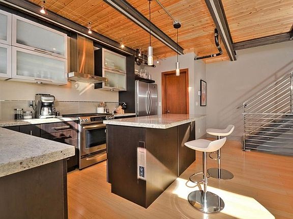 4th image of 2637 22nd Ave W #A
