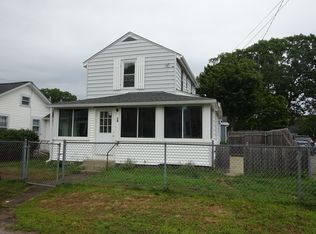 34 Bayview St, Wareham, MA 02571