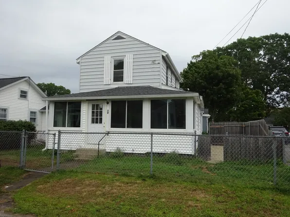 34 Bayview St, Wareham, MA 02571