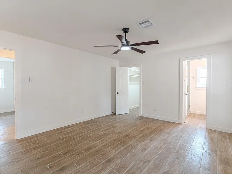 10519 Kirkwren Dr — Photo 29