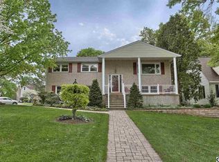 312 Avon Dr, Carlisle, PA
