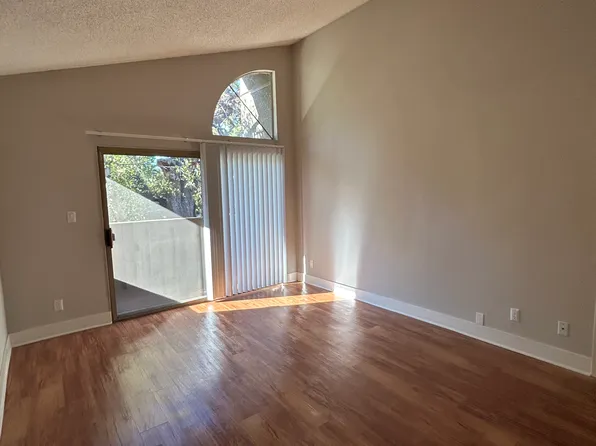 5405 E Cochran St APT 32, Simi Valley, CA 93063