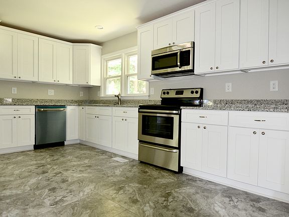 5th image of 335 Pine St