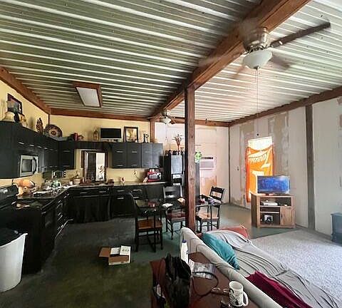 5th image of 27 Spice St