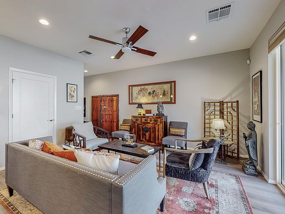 4th image of 4519 Villa Loma Ln NE