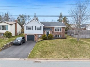 94 Stratford Dr, Halifax, NS B2V 2R2