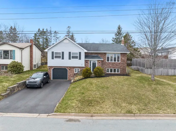 94 Stratford Dr, Halifax, NS B2V 2R2