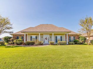 135 Blossom Ct, Thibodaux, LA 70301