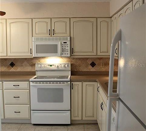 4th image of 2204 Bahia Vista St APT D6