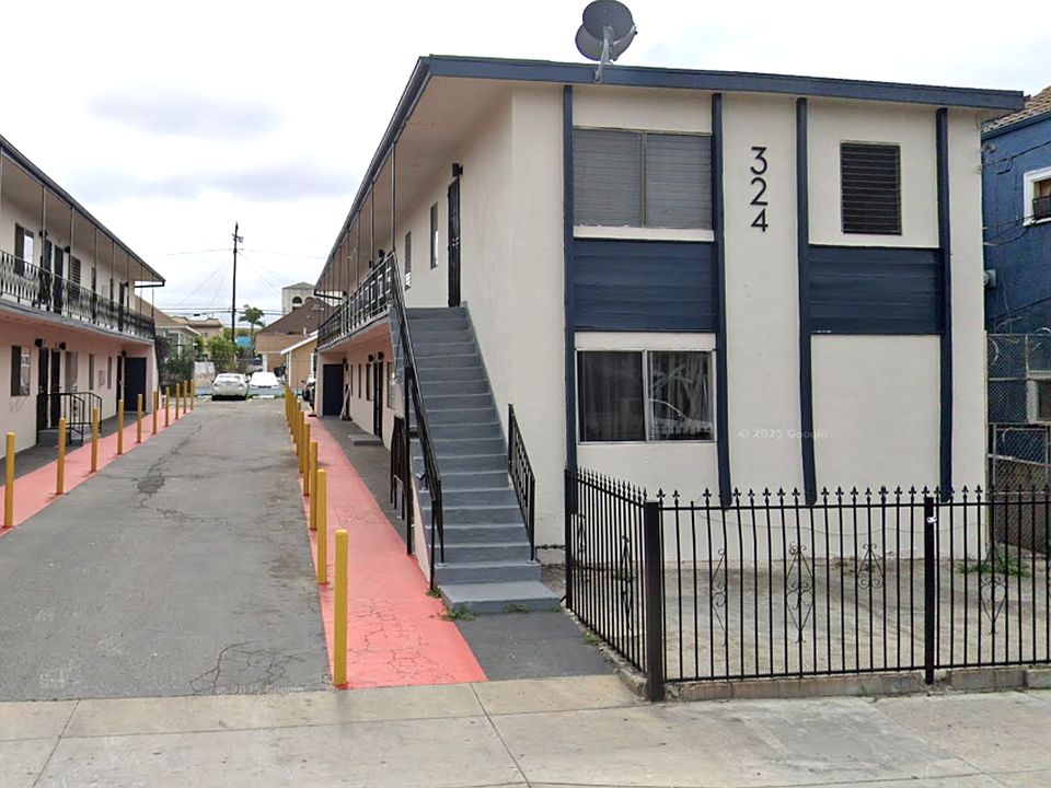 1st image of 324 N Saint Louis St #4