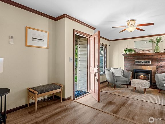 4th image of 1102 15th Avenue
