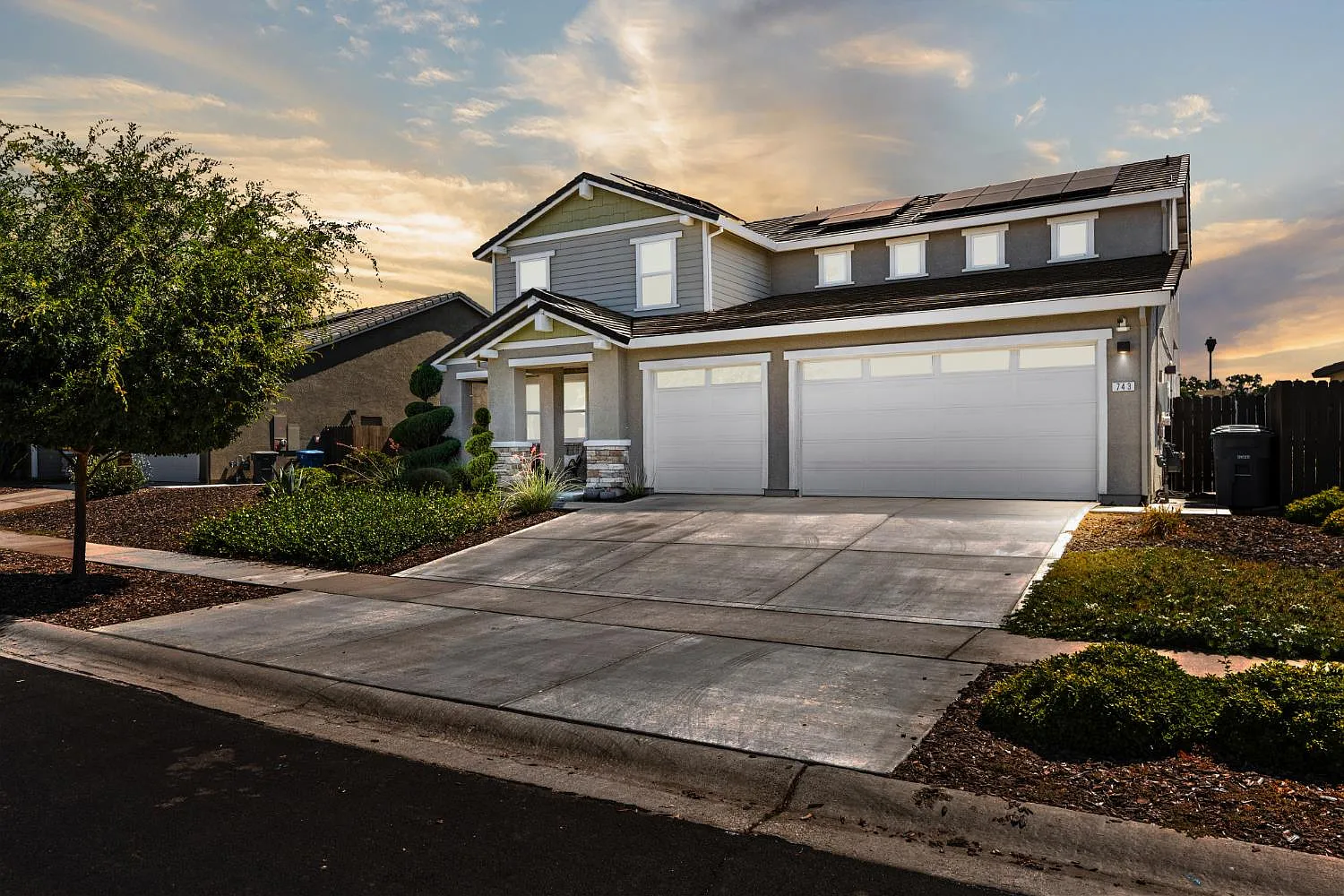 743 Atherton Way photo 1