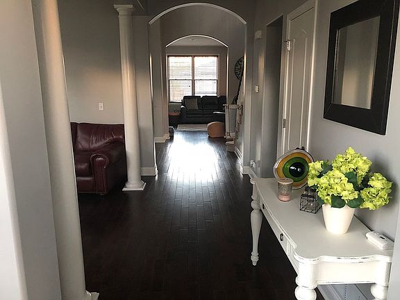 2nd image of 558 S 181st St