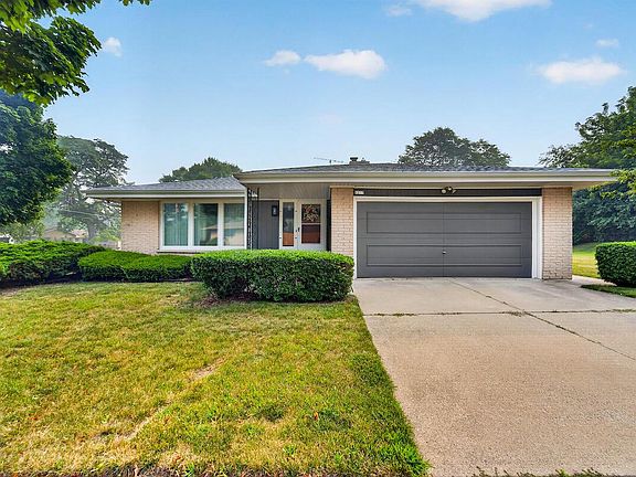 2nd image of 1217 Fairway DRIVE