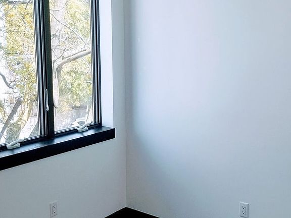 5th image of 277 Evergreen Ave #3BA