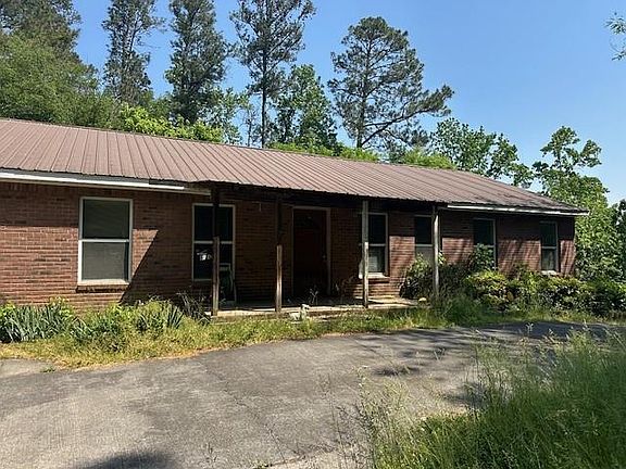 3rd image of 203 Old Mill Rd