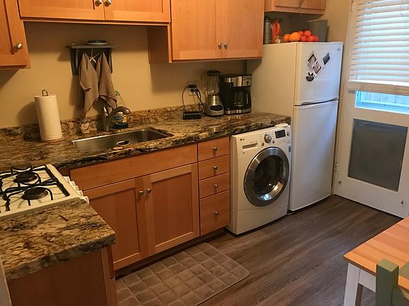 3rd image of 4921 Saratoga Ave