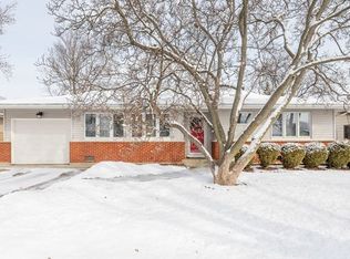 538 Germaine Ln, Elk Grove Village, IL 60007