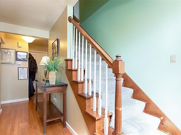 4th image of 6913 Broken Oak Dr