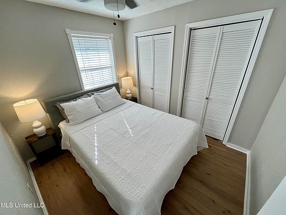5th image of 1050 Windrose Dr #1050