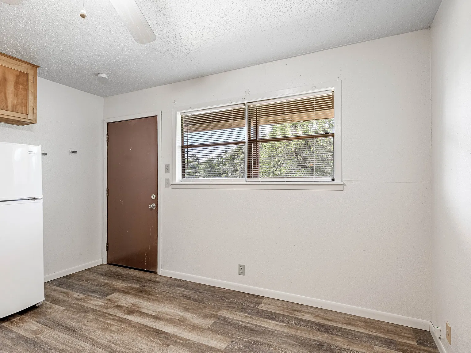 120 McAdams Lane — Photo 3