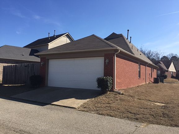 2nd image of 5686 Sycamore Woods Dr