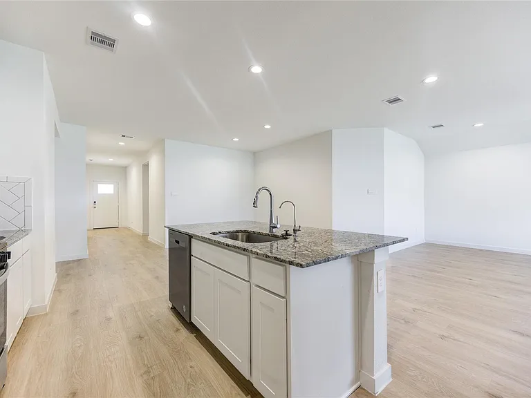 2732 Misty Elm Ln — Photo 29