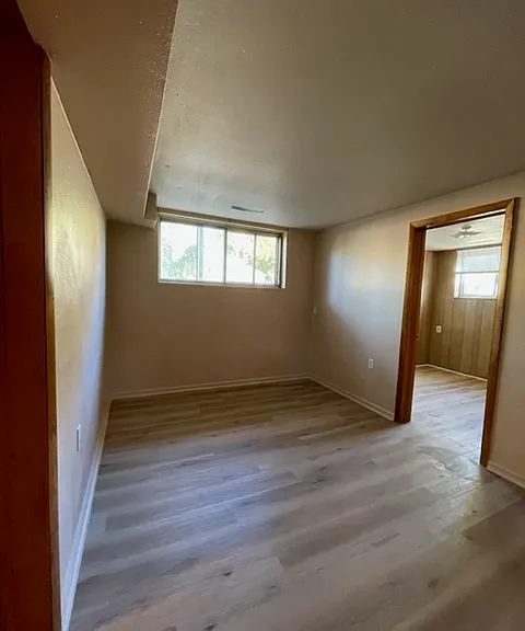 907 E Laurel St — Photo 14