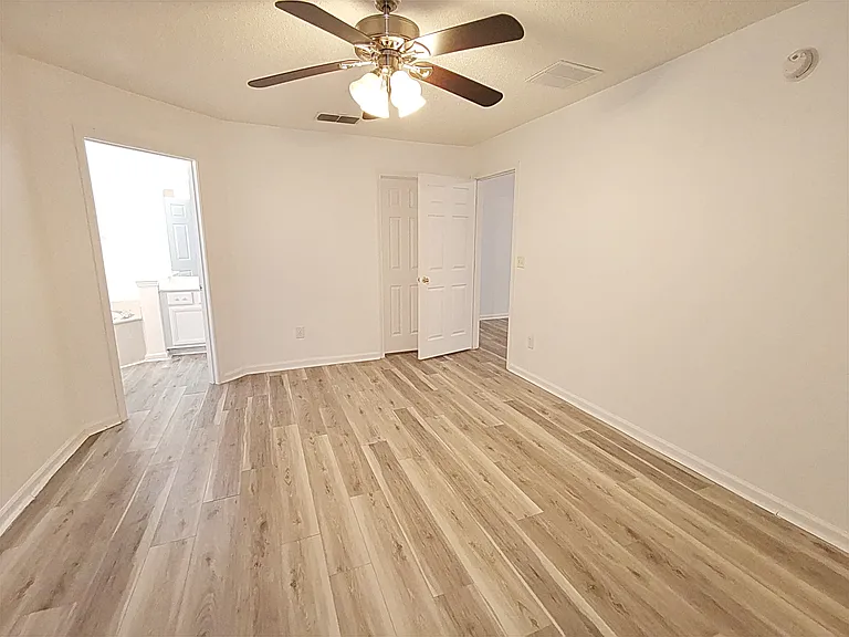 2107 E Willesdon Dr — Photo 11