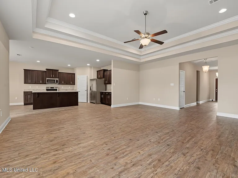 14894 Calcutta Dr — Photo 5