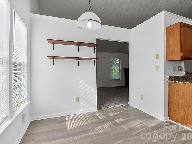3411 Pondridge Ct — Photo 10