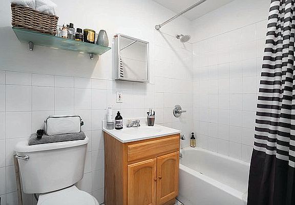 4th image of 133 E 110th St #5F
