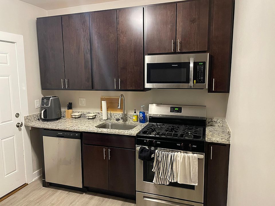 1st image of 2910 N Lawndale Ave #1