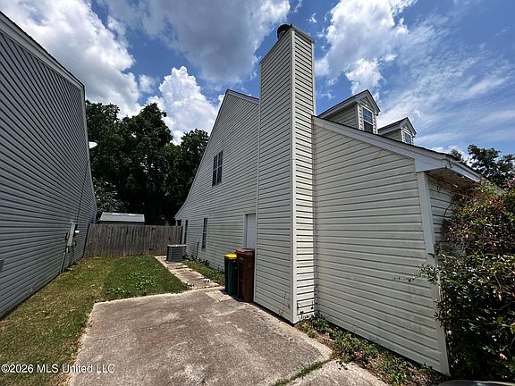 4th image of 2390 Trafalgar Dr